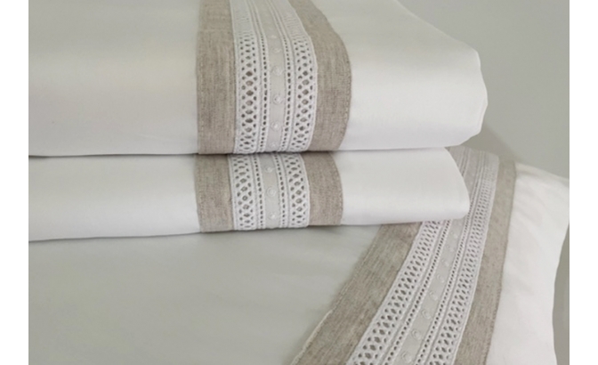 Drap de dessus avec oreillers V/tec...