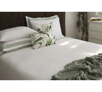 White favinho duvet