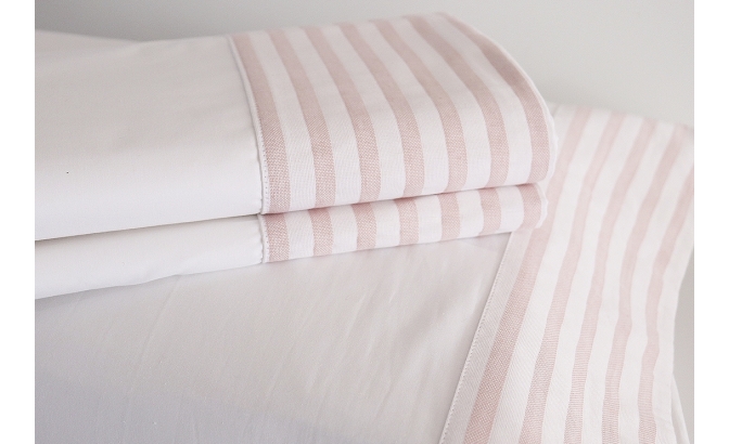 Top sheet with pillows in 200 threads...