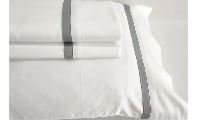 Drap de dessus avec oreillers 300...