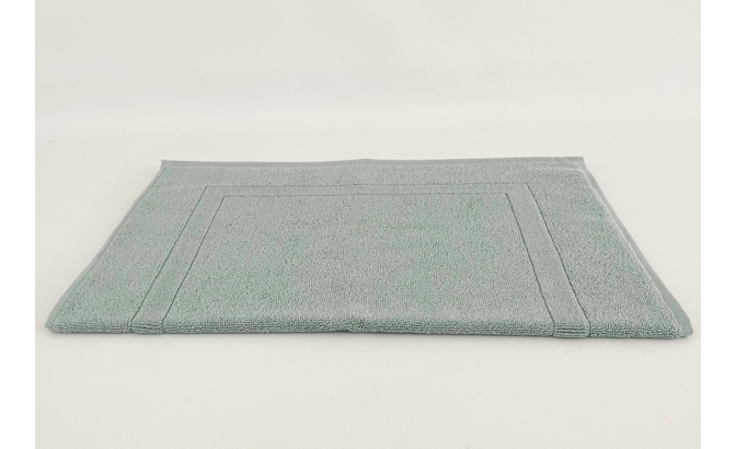 Bath mat water green