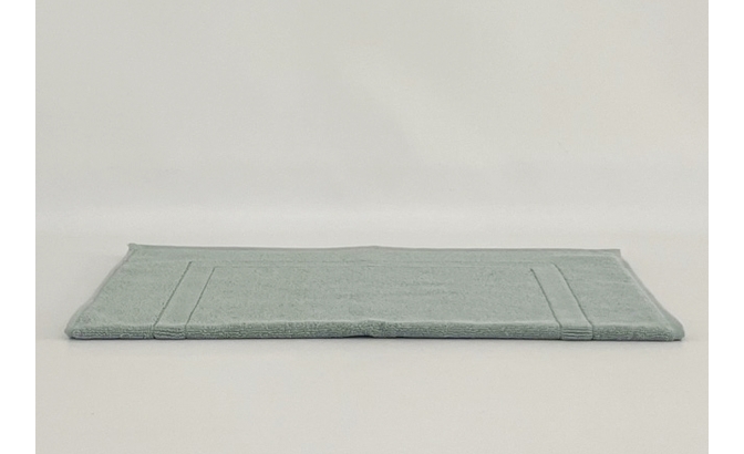 Bath mat water green