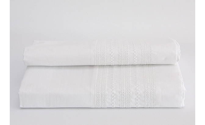 drap de dessus avec oreillers...