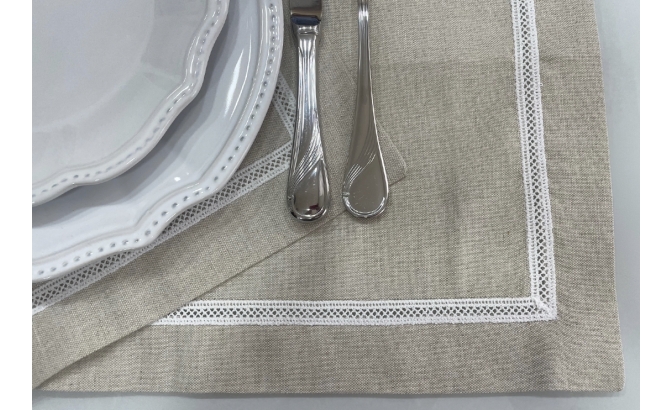 Individual bordado bege