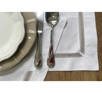 Placemat white embroidery