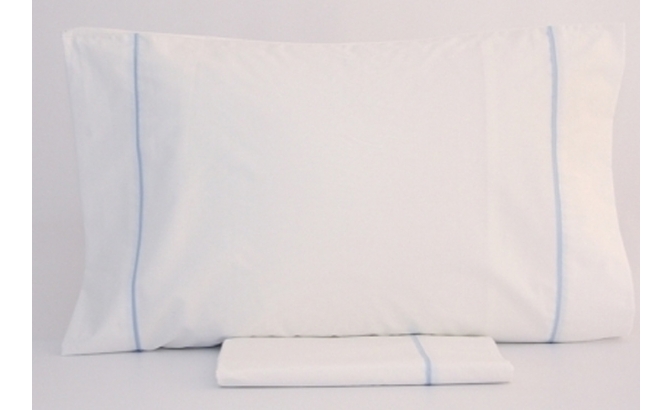 Drap de dessus avec oreillers percale...