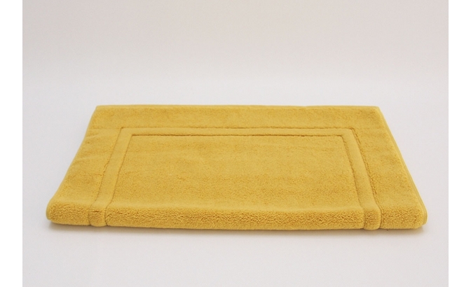 Tapis de bain moutarde