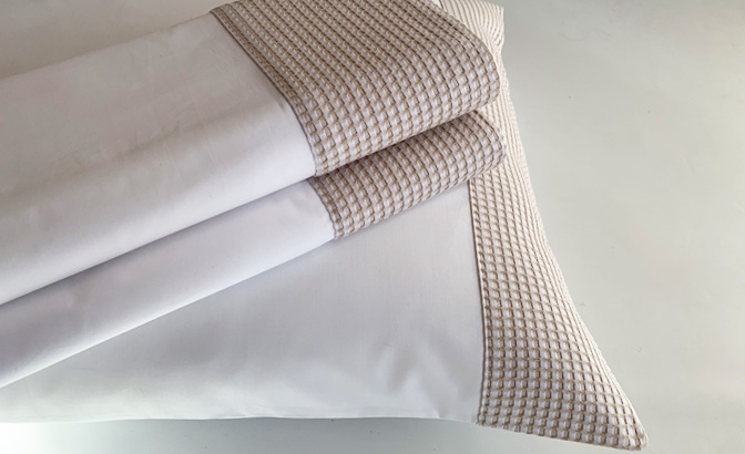 Drap de dessus avec oreillers percale...