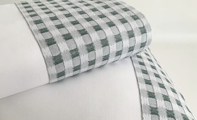 Top sheet with pillows in 200 threads...