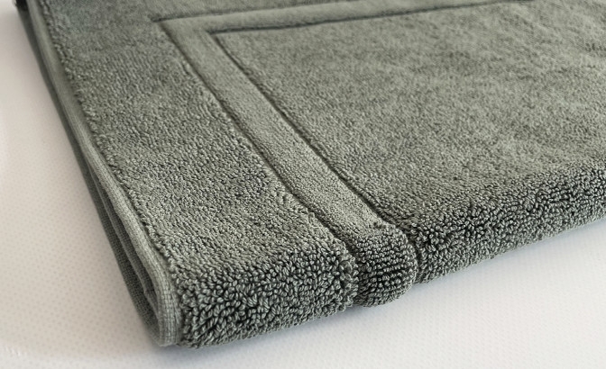 Bath mat dark green