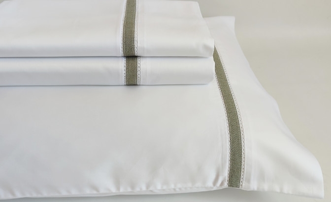 Drap de dessus avec oreillers Ima...