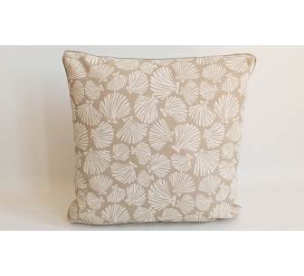 Cojin Conchas beige