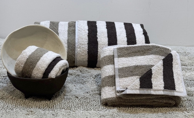 Double Stripes castanho