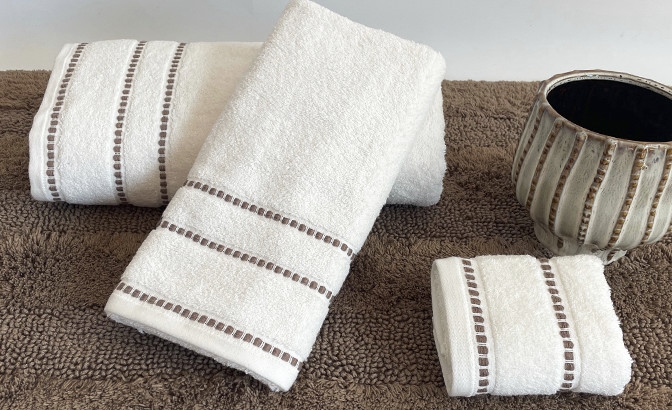 Corinthia branco/bege