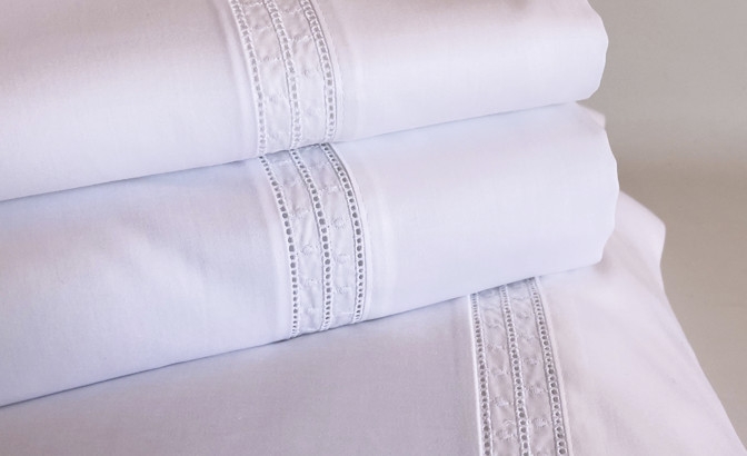 Drap de dessus avec oreillers Dots...