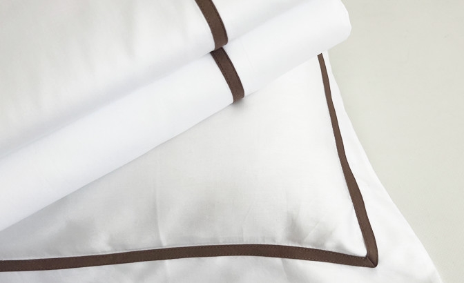 SATIN 300 threads Top sheet with...