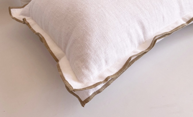 Cojin Seoni blanco