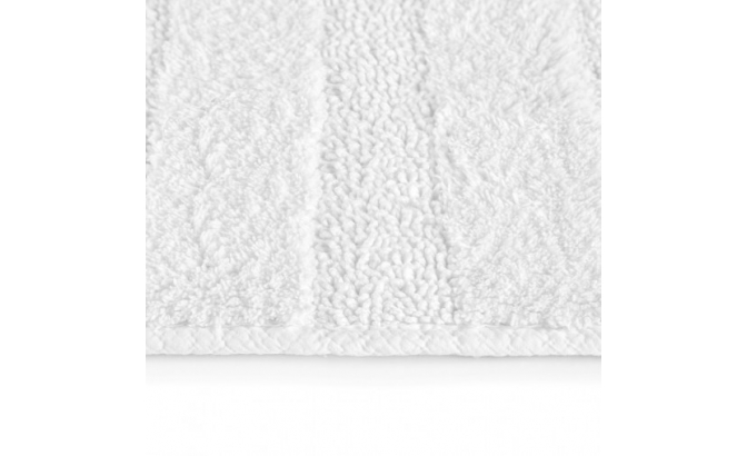 Bath rug new plus white