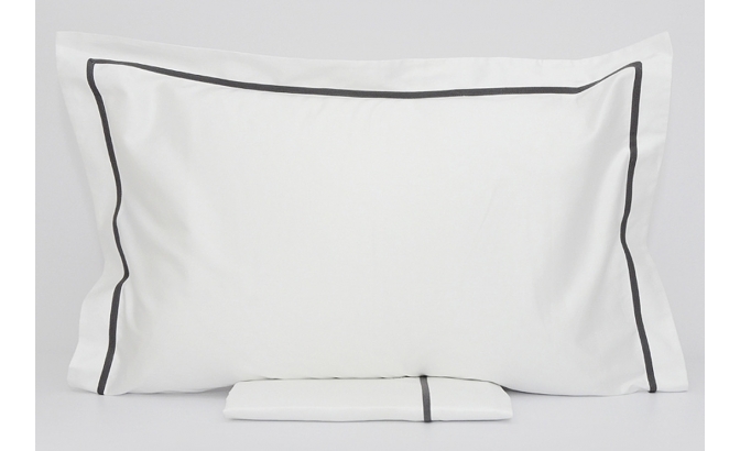 Drap de dessus avec oreillers 300...