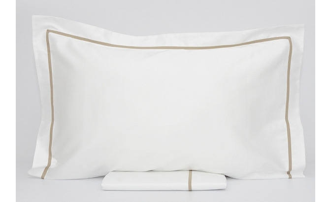 Drap de dessus avec oreillers 300...